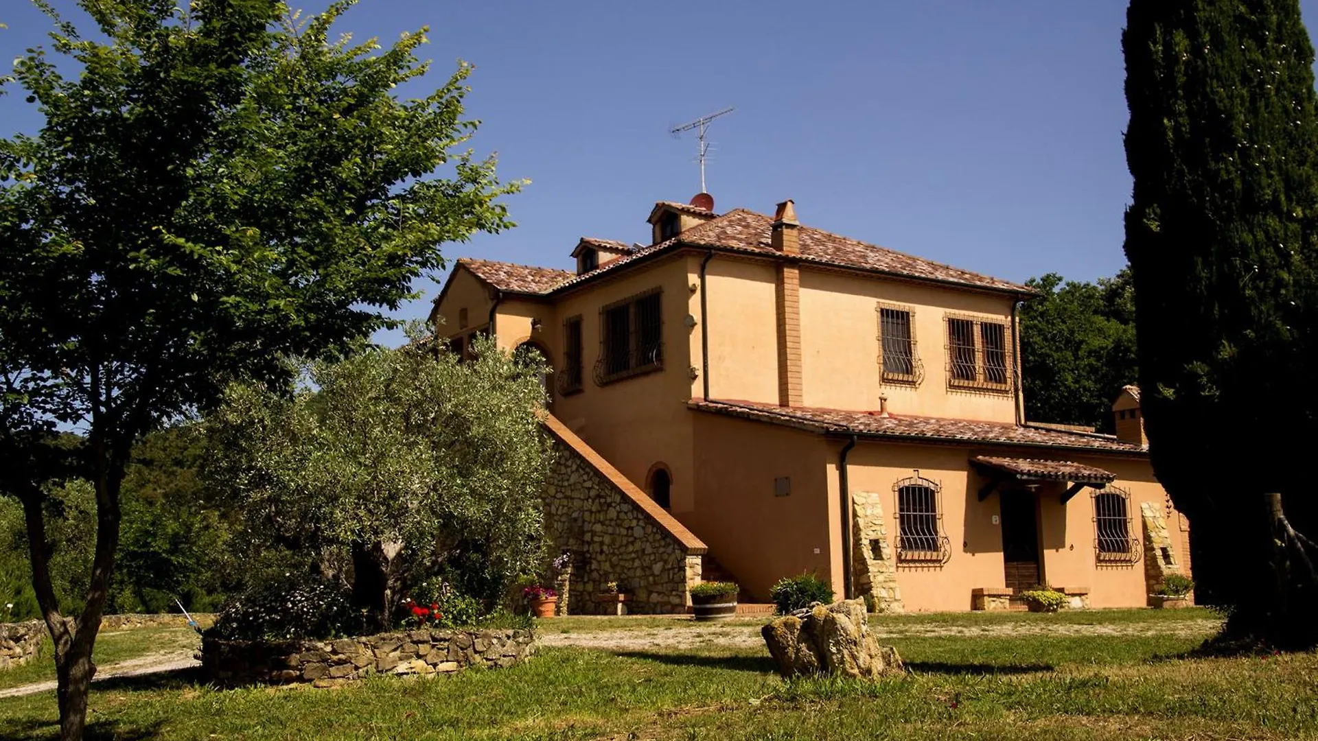 Villa Cresci Con Piscina Sassetta 0*,